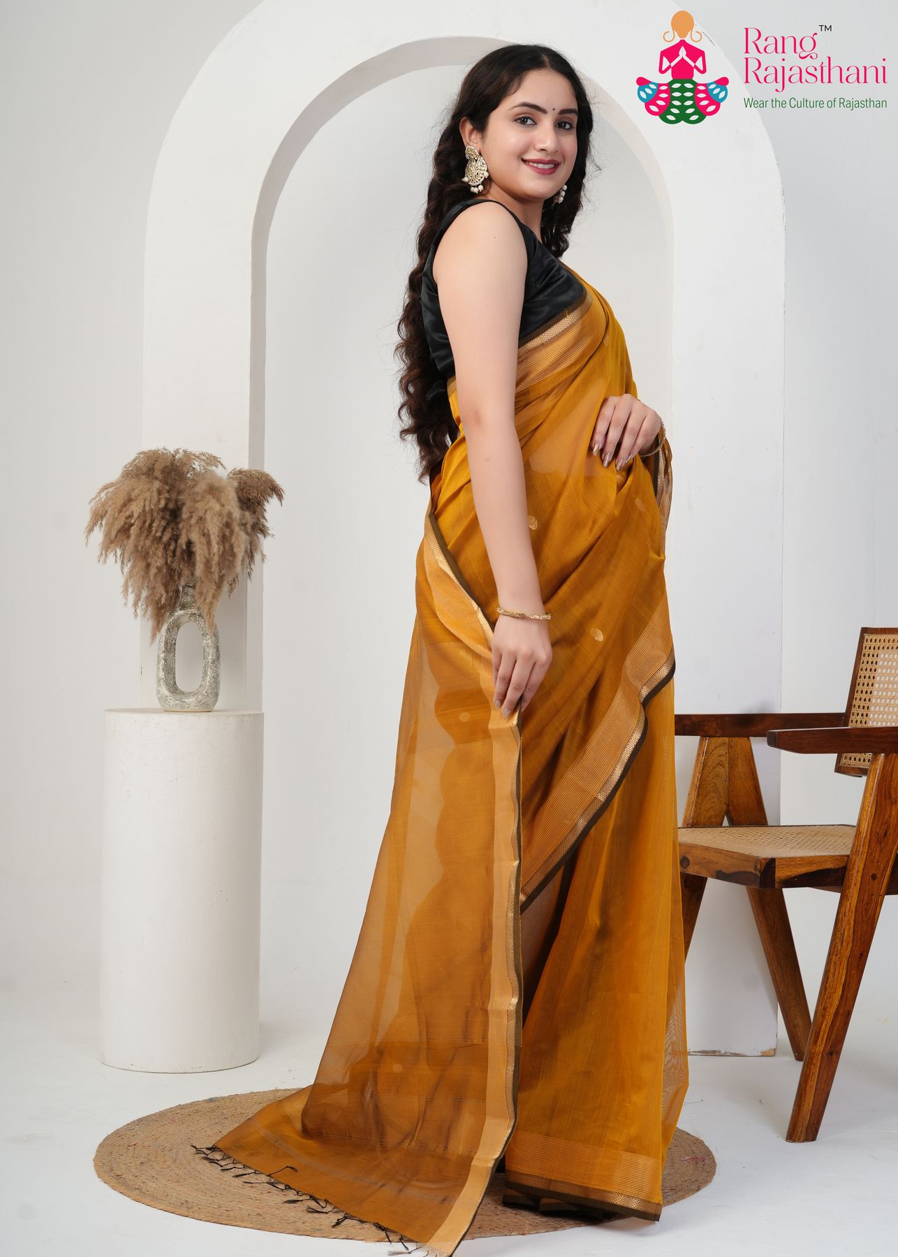 Gold Pure Maheshwari Silk saree with Khaddi Work pallu detailing