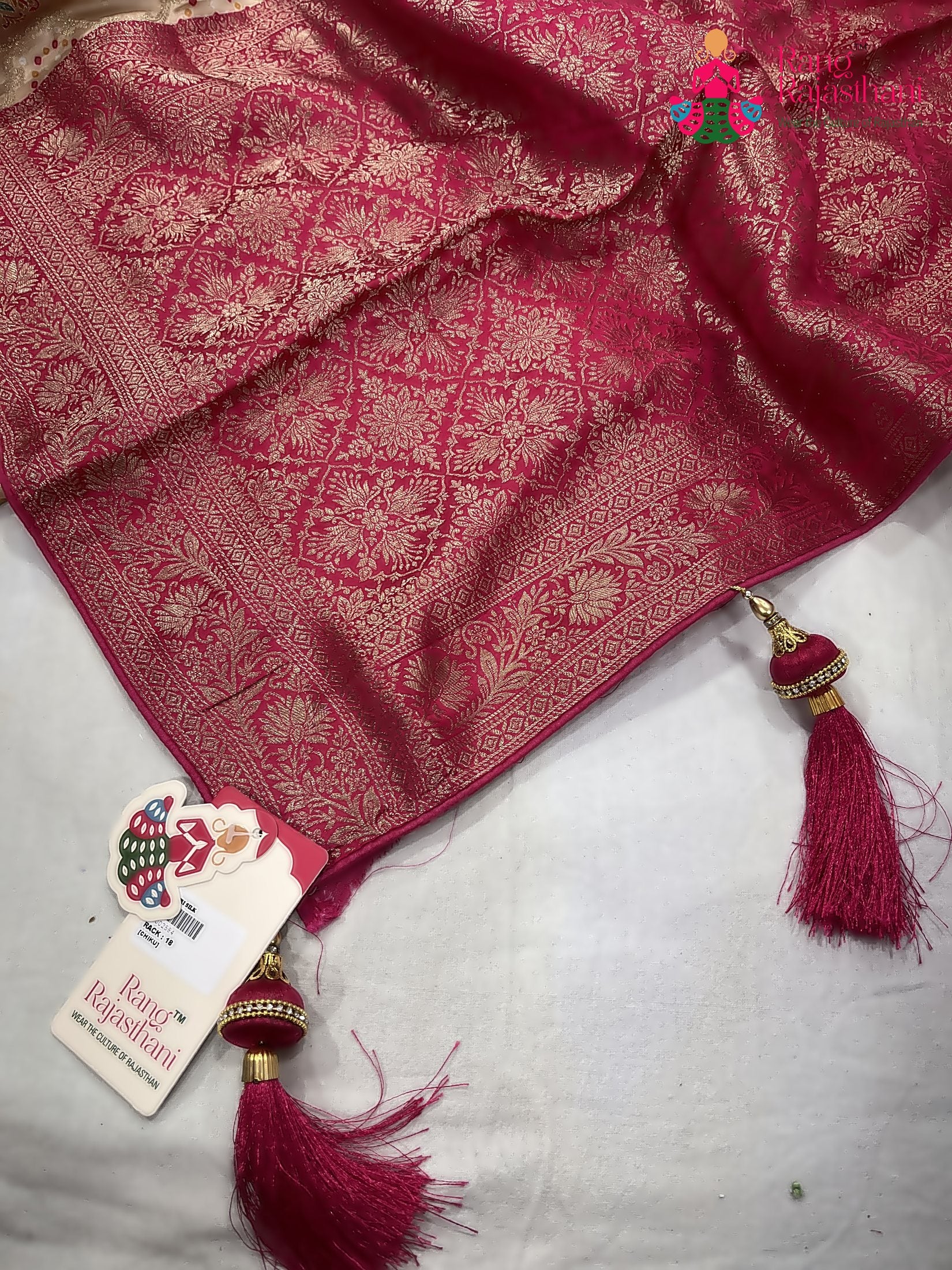 complete look of beige art silk meenakari zari saree 