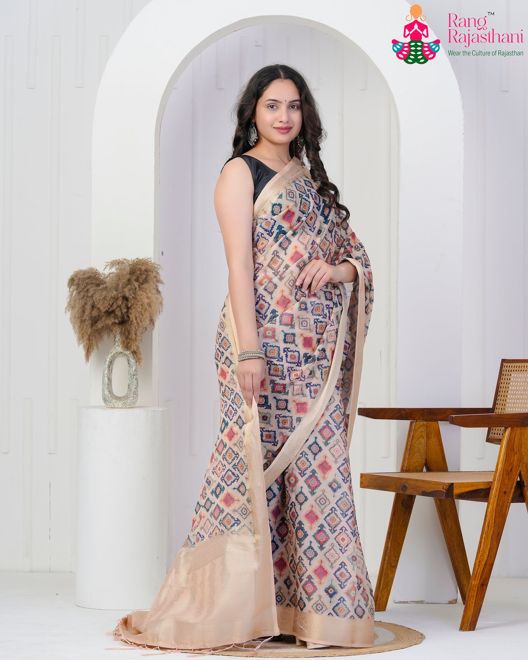 Cream PureSilk saree with Zari side drape view