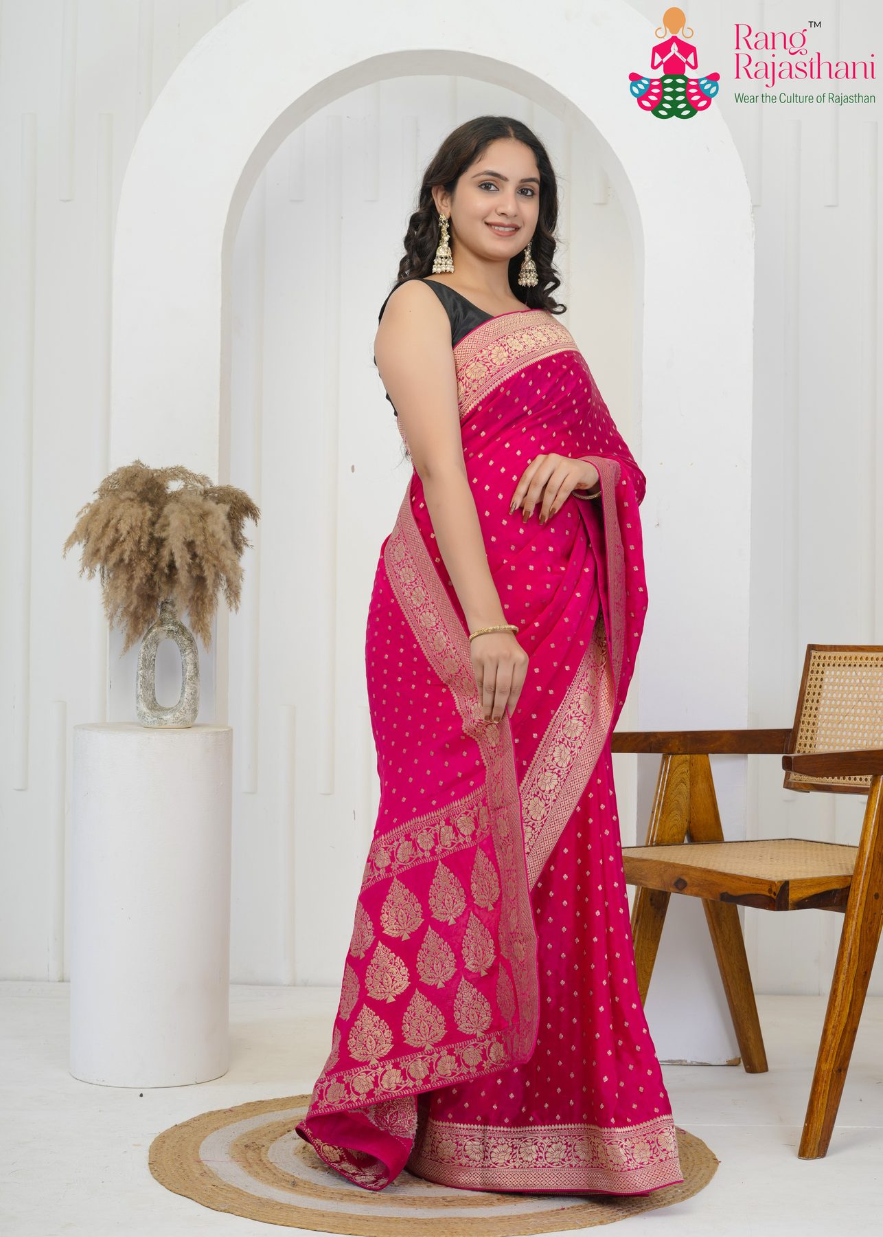 Rani Pure Silk Look Banarasi Zari Saree : Lavish Flair