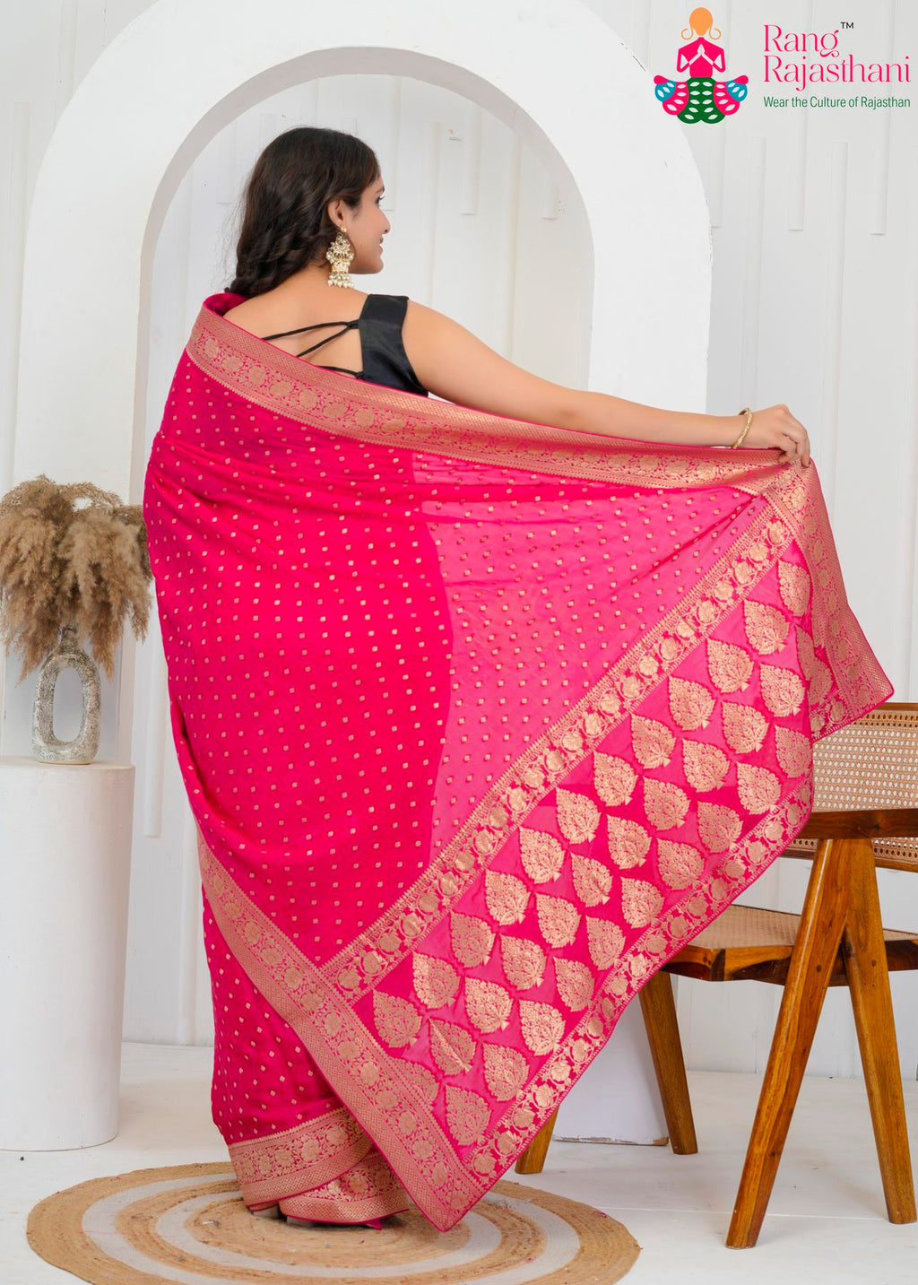 Rani Pure Silk Look Banarasi Zari Saree : Lavish Flair