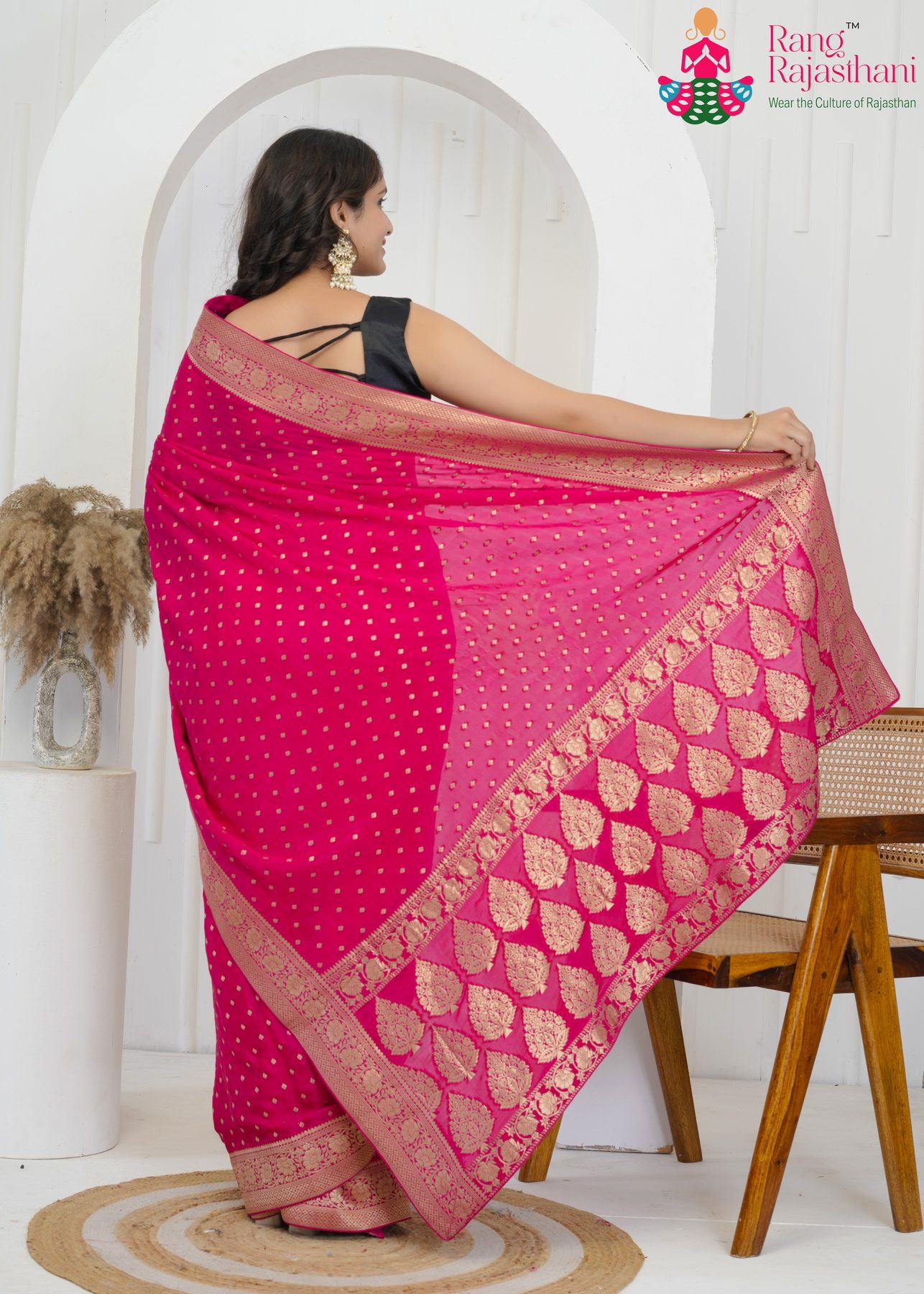 Rani Pure Silk Look Banarasi Zari Saree : Lavish Flair