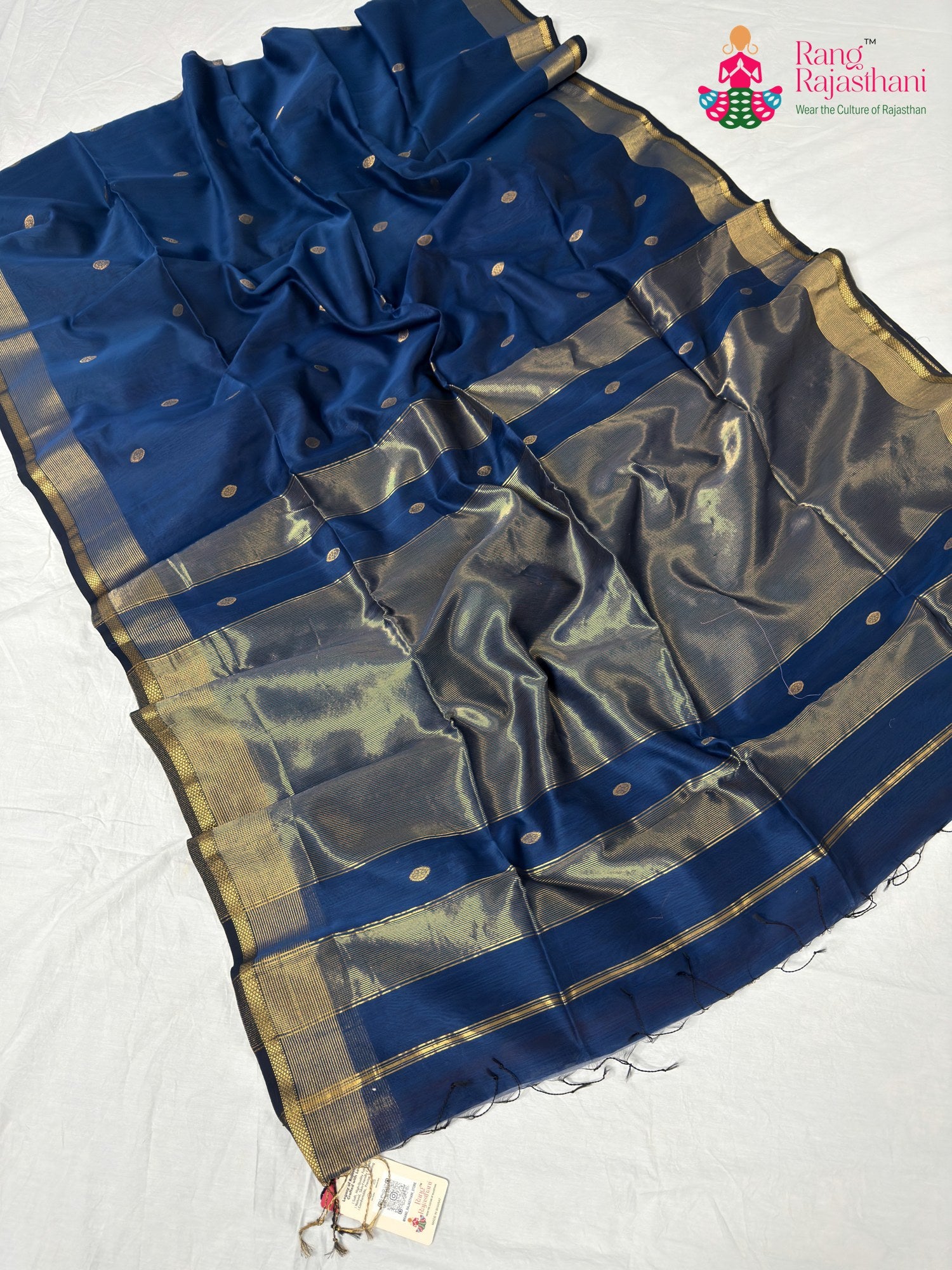 fabric texture of blue pure maheshwari silk khaddi saree