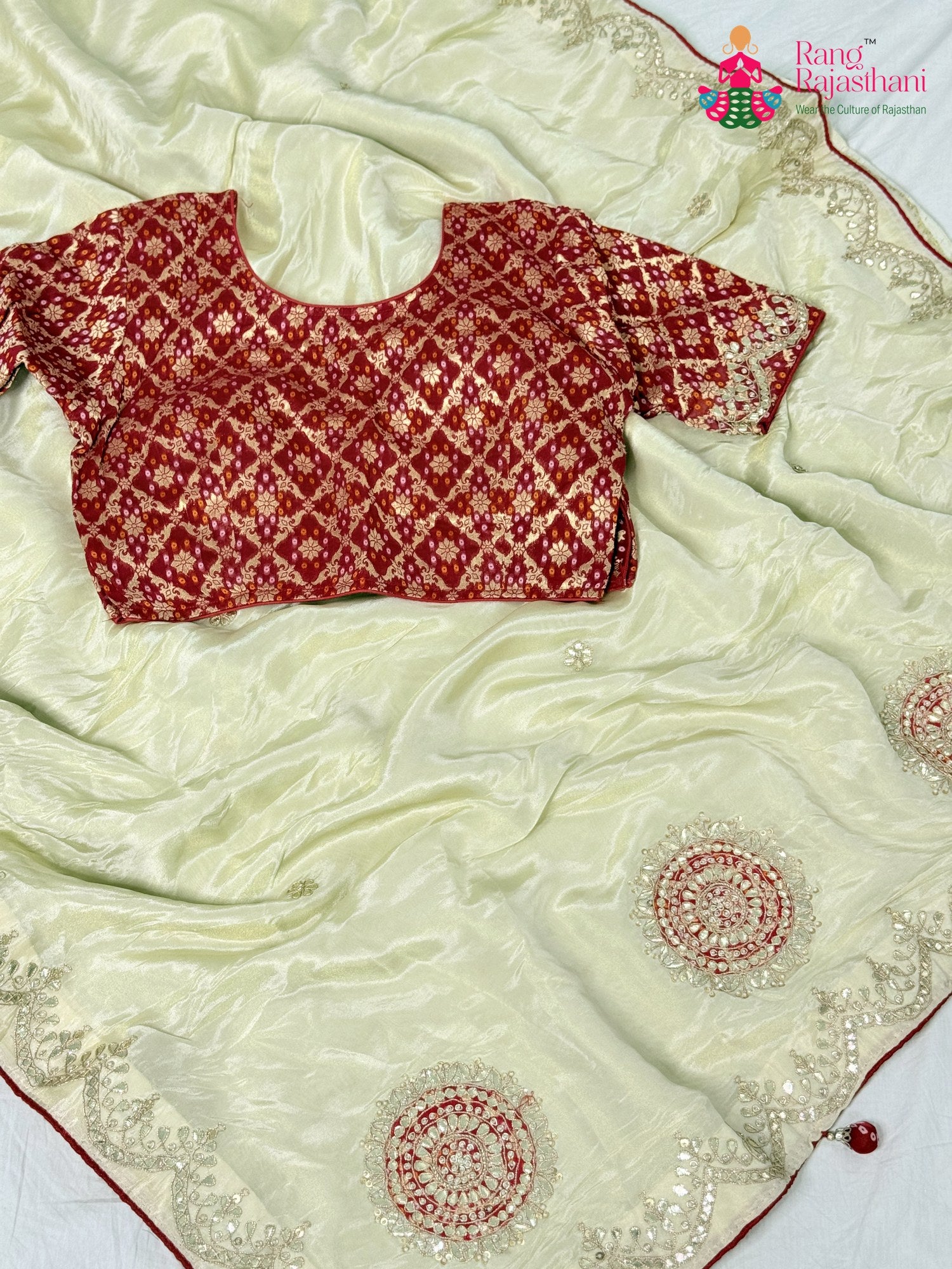 fabric texture of chiku fabric saree