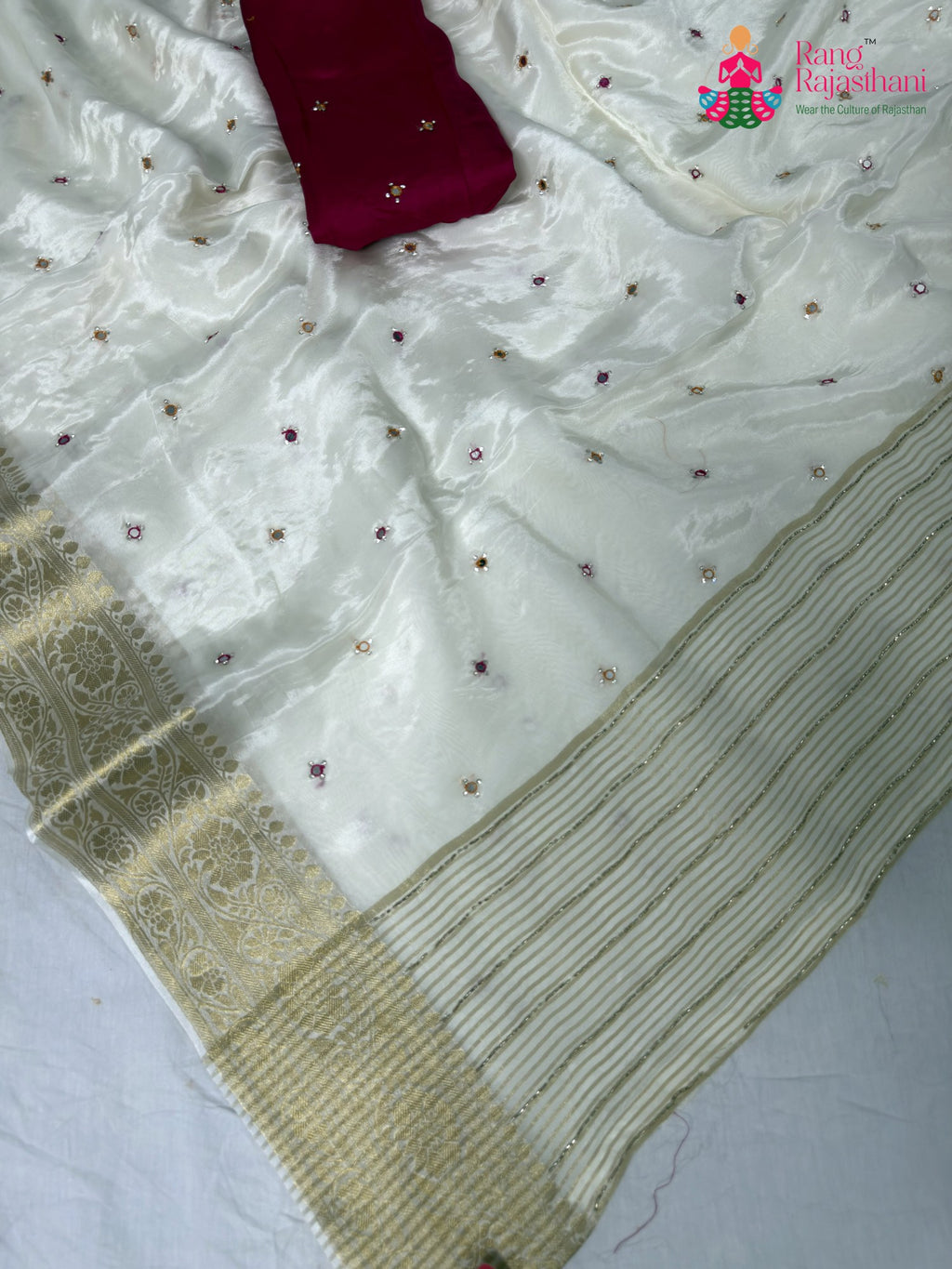 fabric texture of cream pure ho silk mirror saree