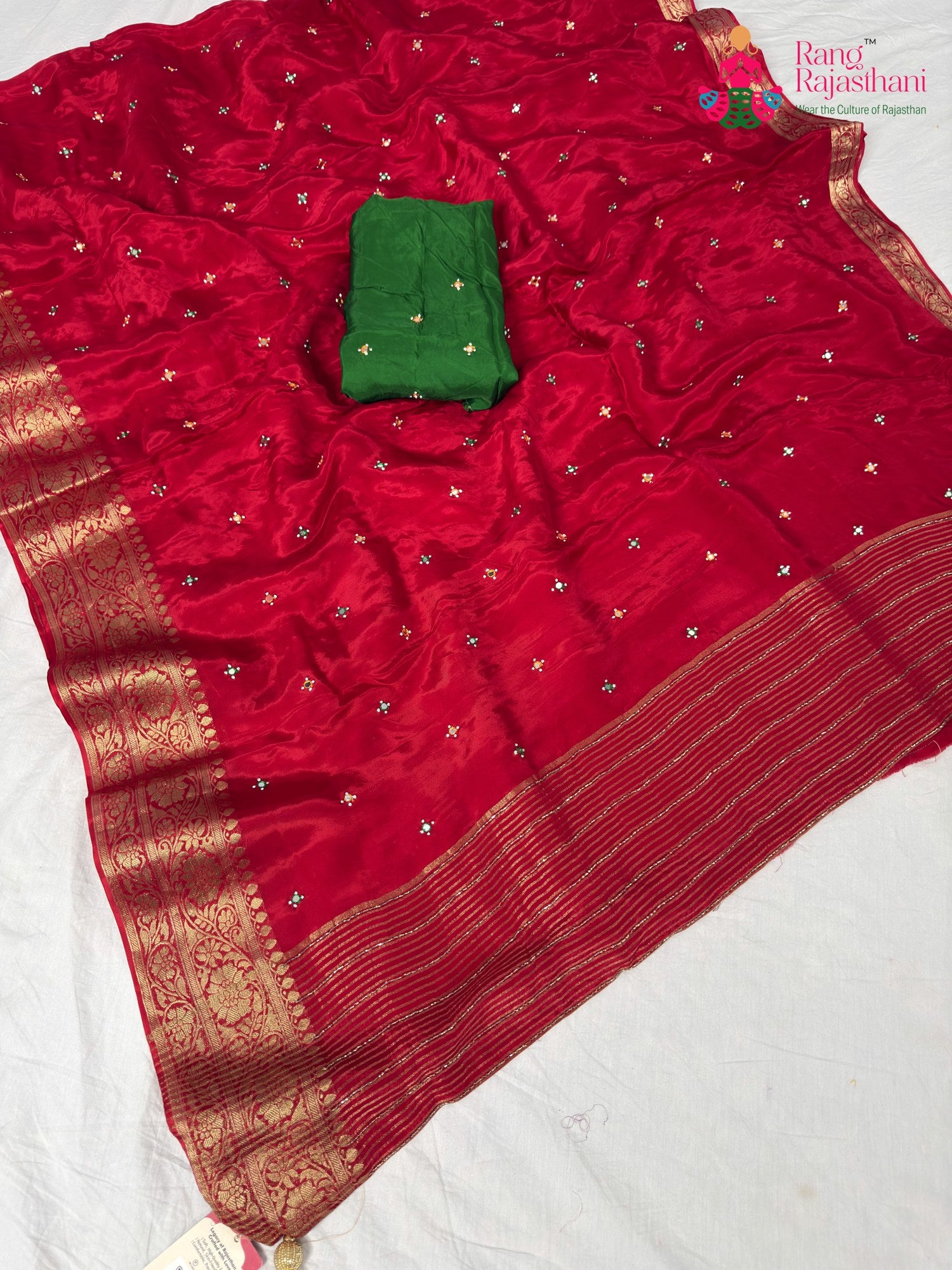 fabric texture of crimson red pure ho silk mirror saree