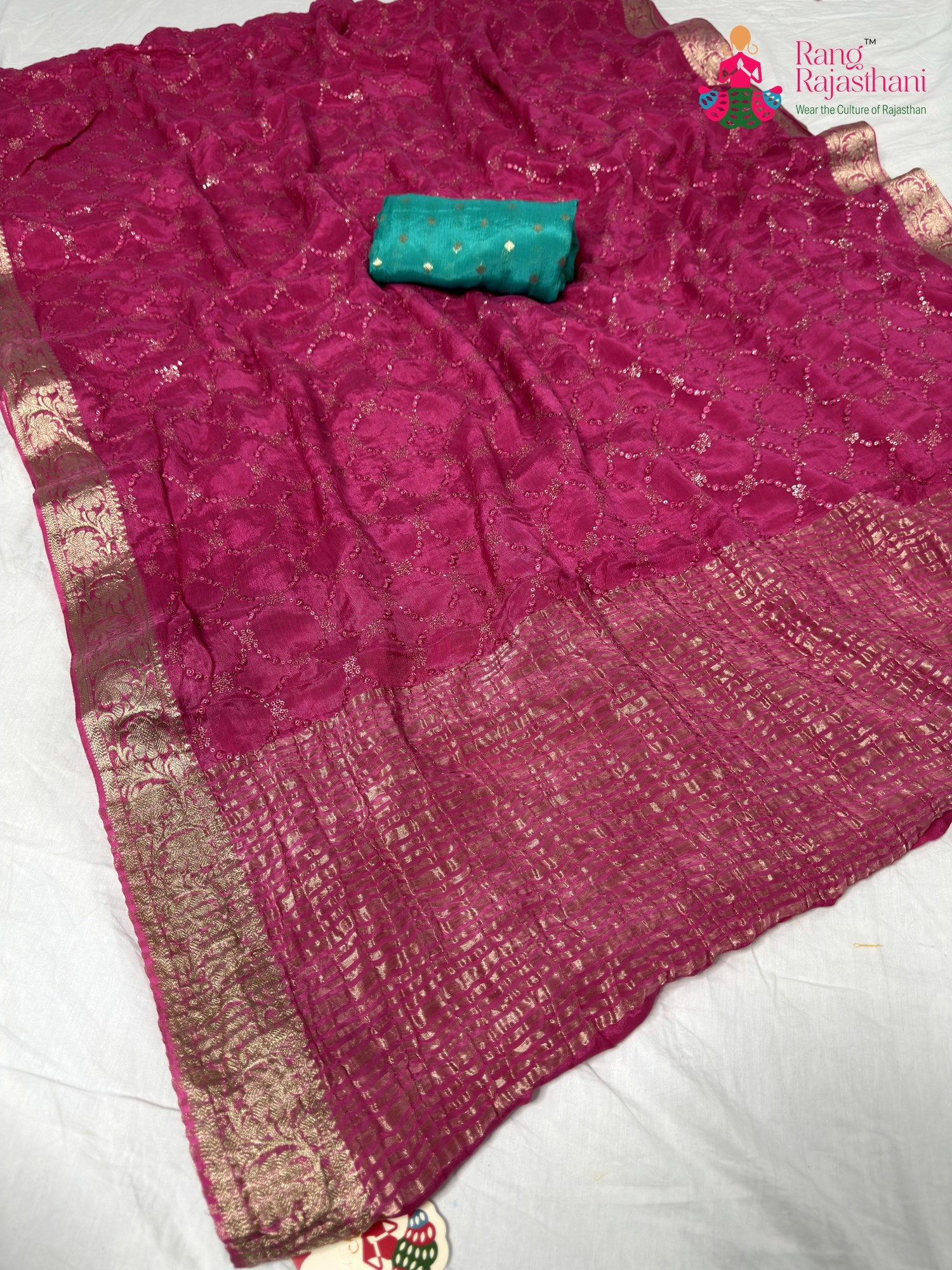 full view of gajari chinnon saree