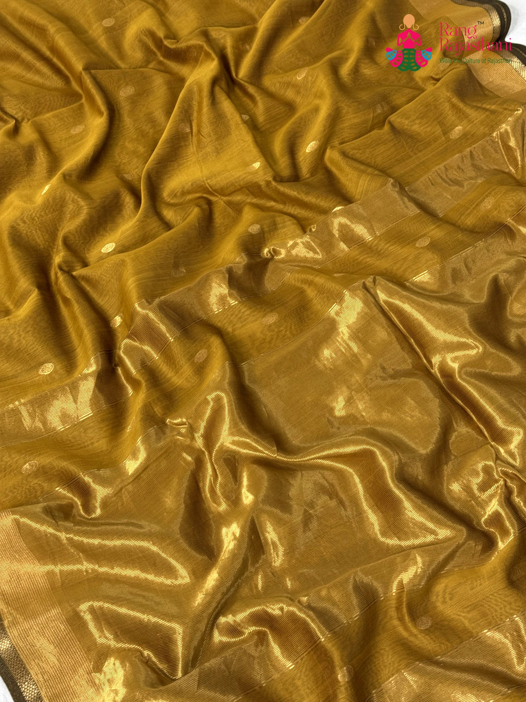 fabric texture of gold pure maheshwari silk khaddi saree