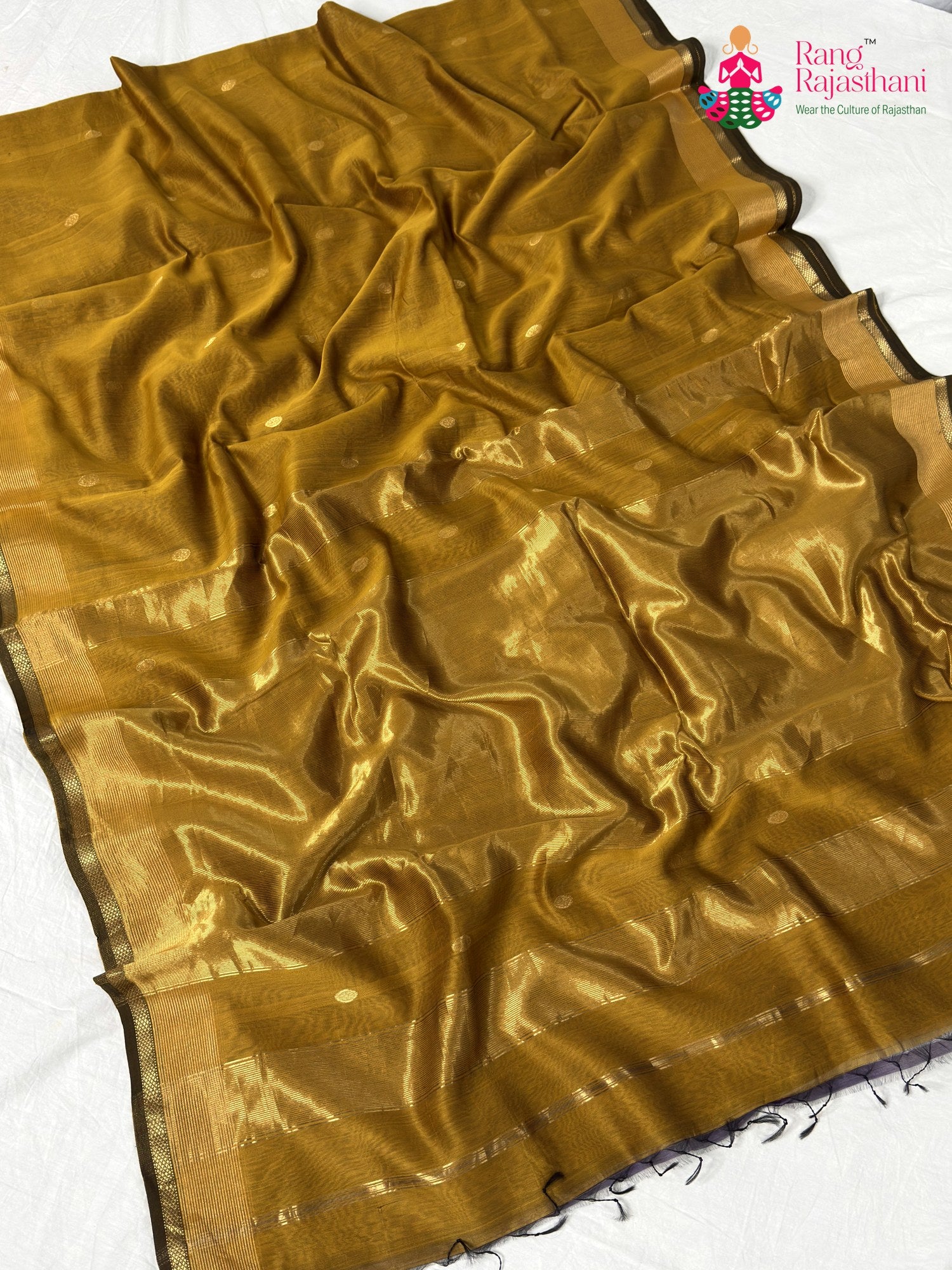 full view of gold pure maheshwari silk khaddi saree