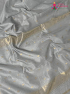 full view of gray pure maheshwari silk khaddi saree