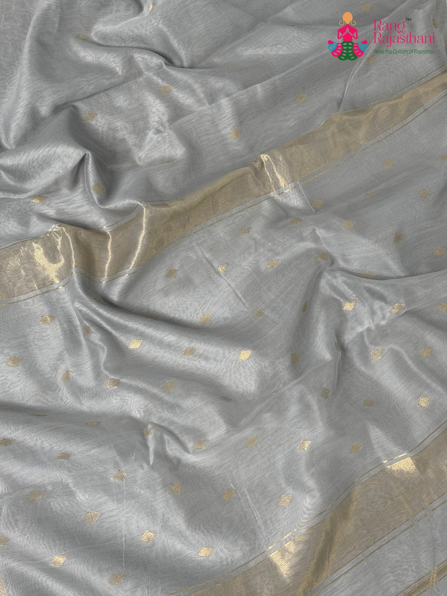 full view of gray pure maheshwari silk khaddi saree