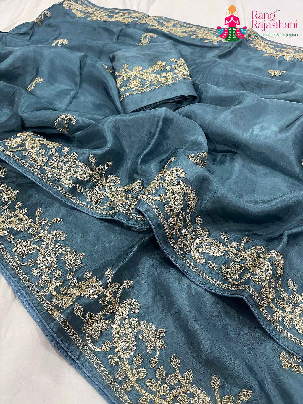 pallu detailing of gray pure Russian silk resham embroidery saree 