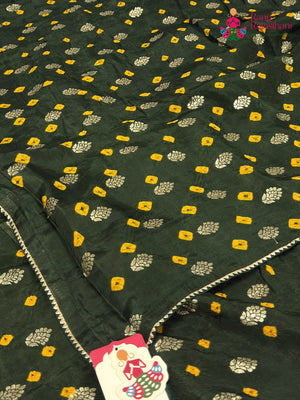 Green Pure Dola Silk Bandhani Chunri Saree for Mehendi Ceremony | Trending Now