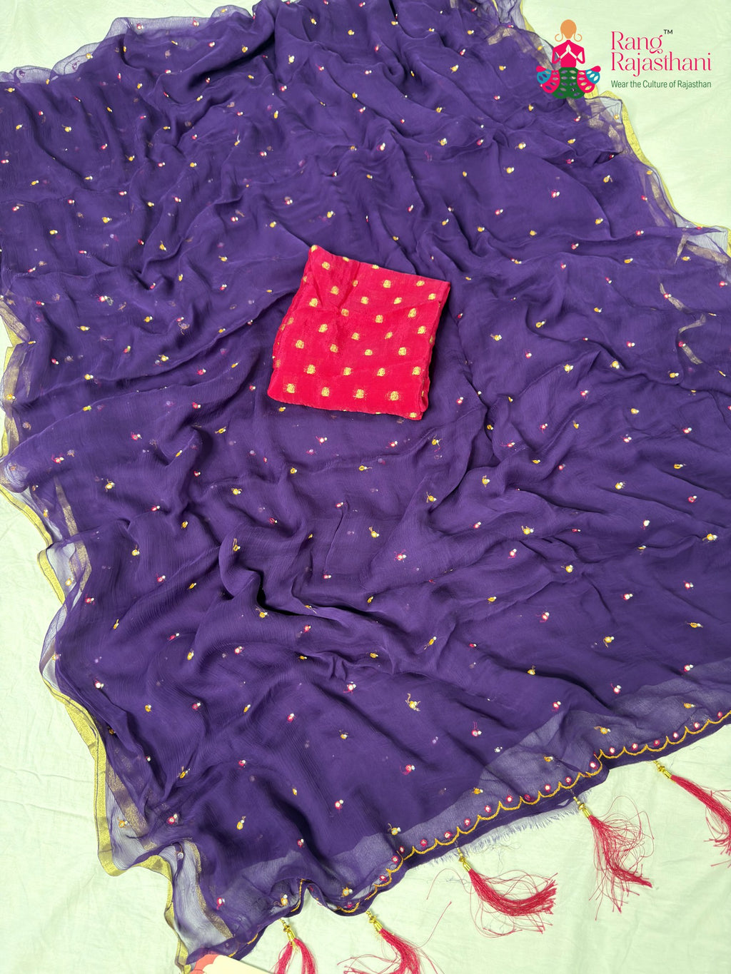 full view of green pure fresh meadow saree