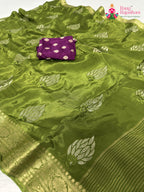 pallu detailing of green pure ho silk sequin saree