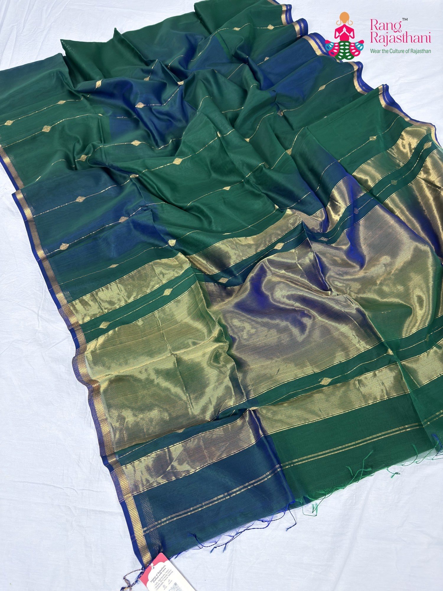 fabric texture of green pure maheshwari silk khaddi saree