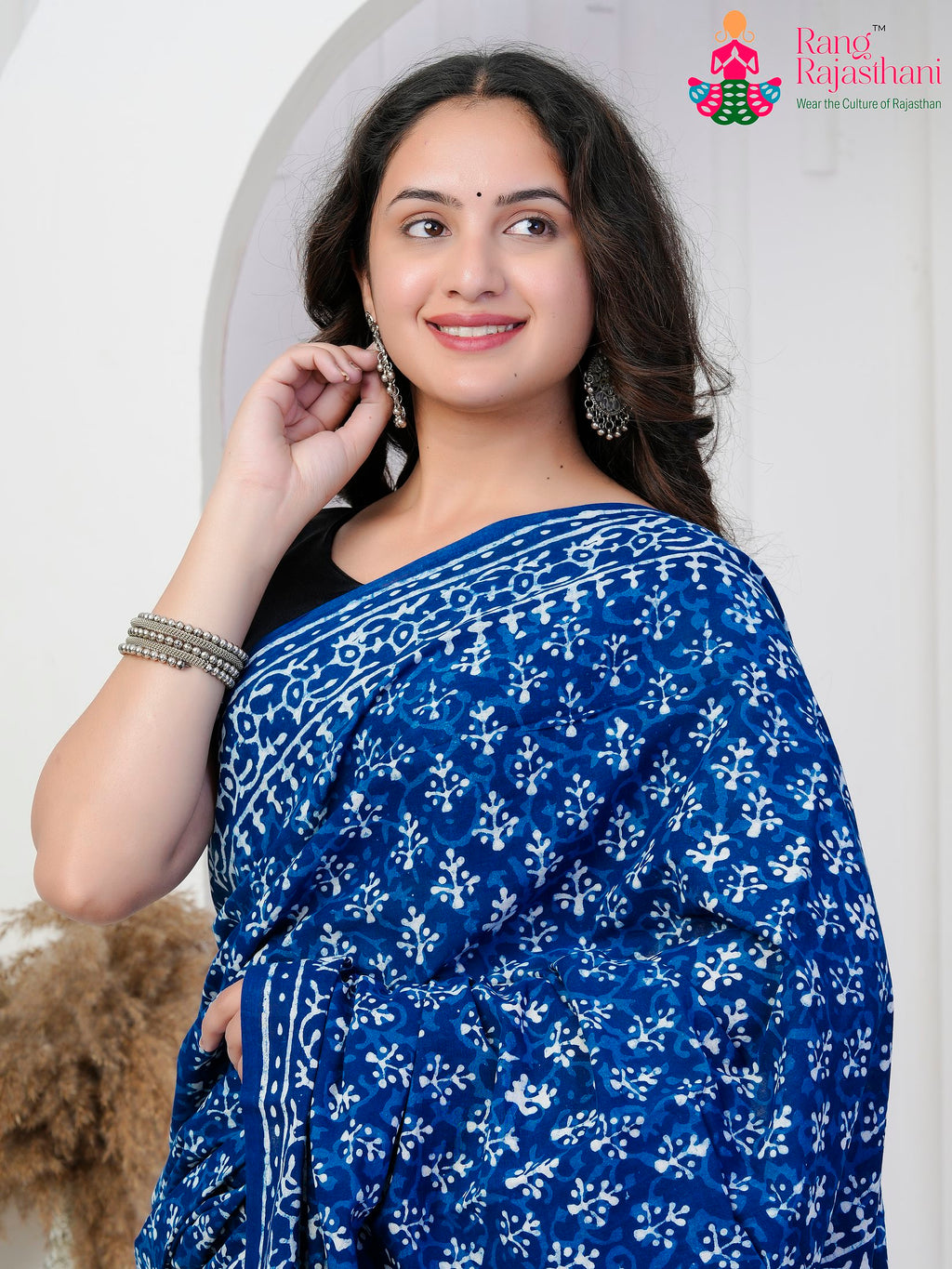 Blue Cotton saree with Printed close up detailing