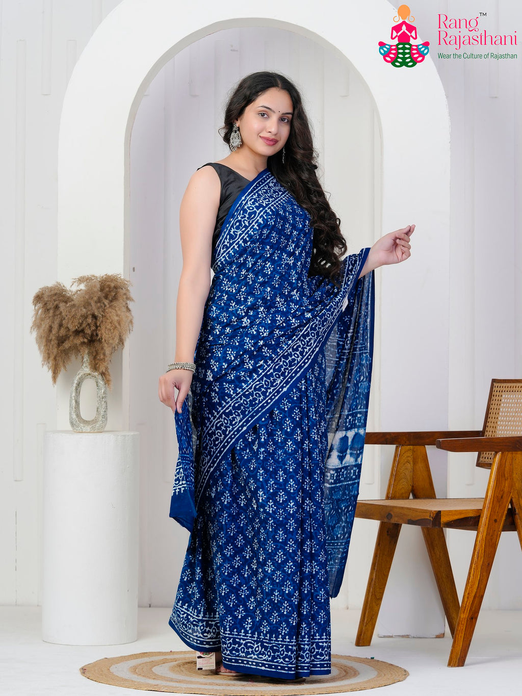 Blue Cotton saree with Printed pleats view