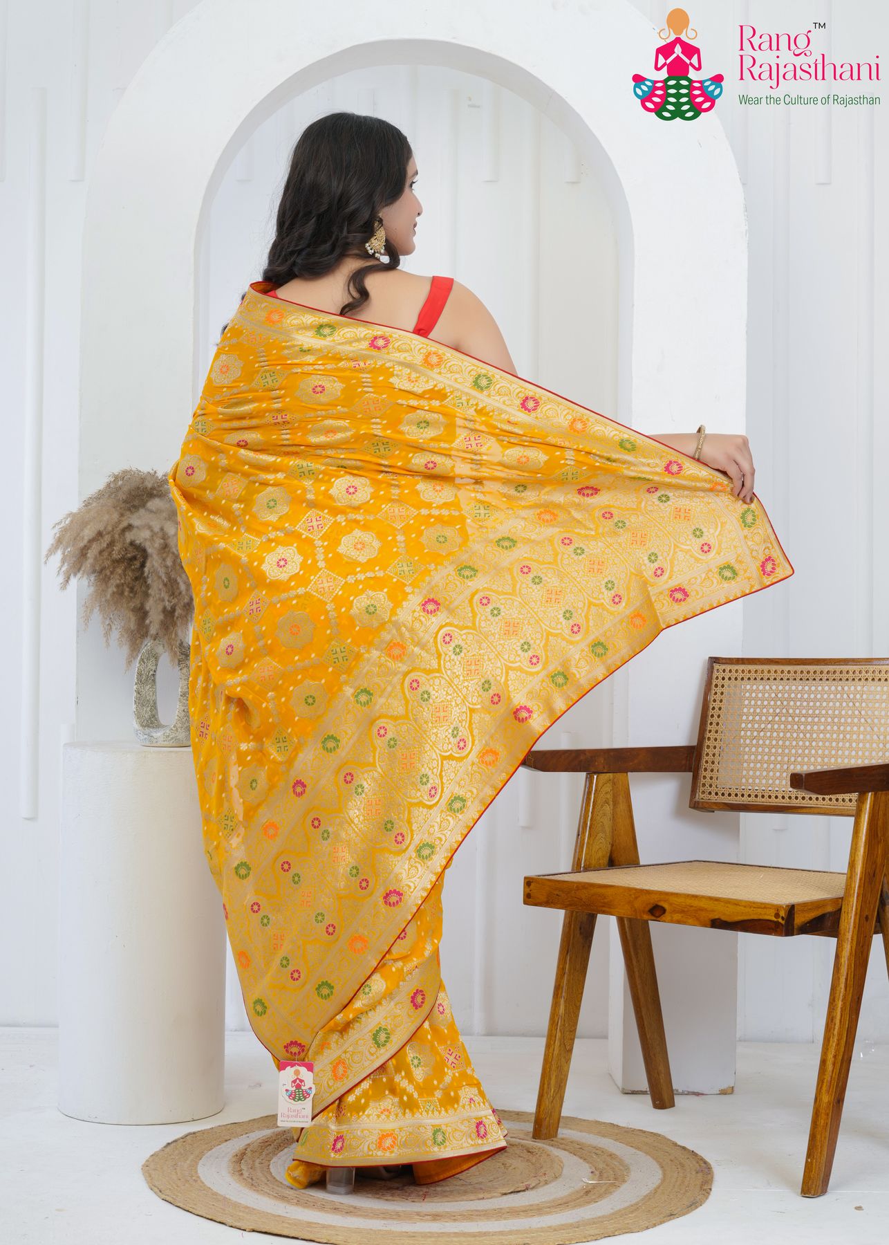 Yellow Pure Georgette Golden Radiance Saree : Saat Pheron Ka Look