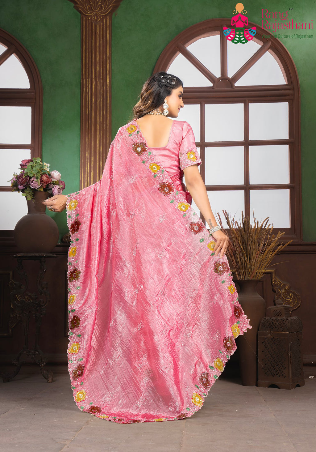 complete look of lightweight fabric saree 
