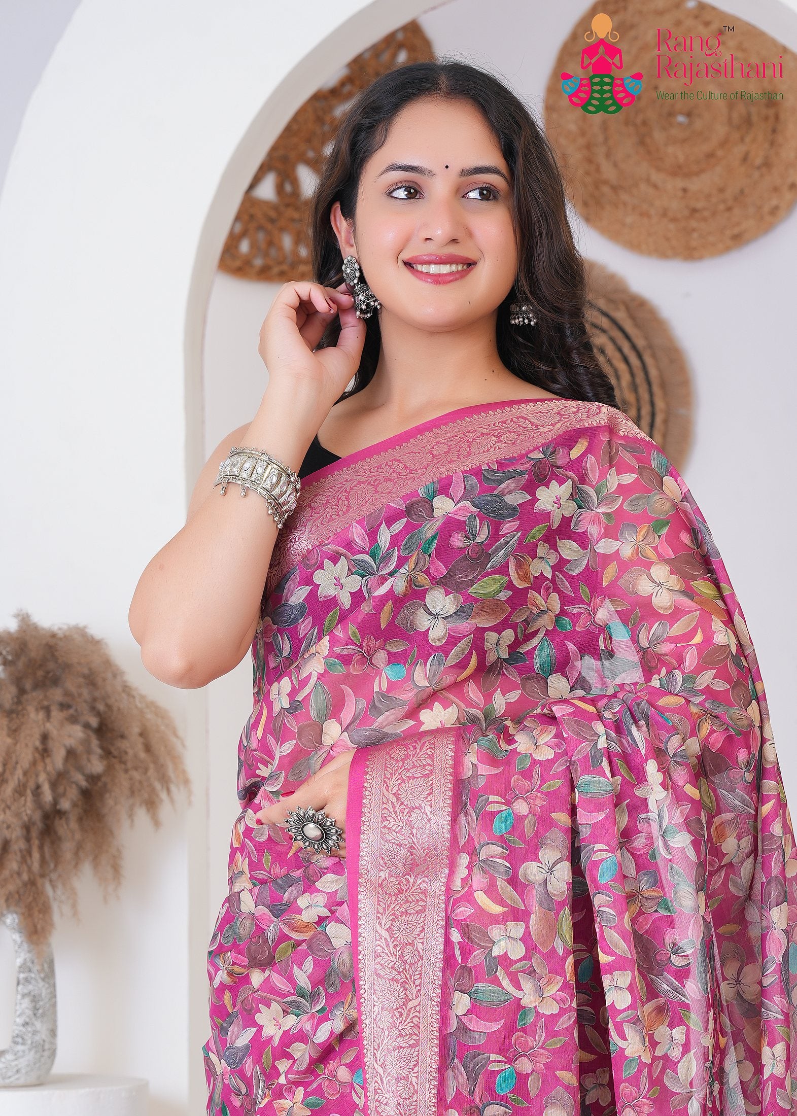 Onion Imported saree with Printed close up detailing