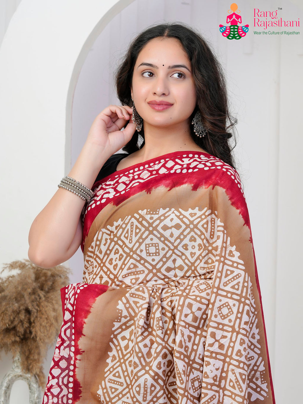 Maroon Cotton saree with Printed close up detailing