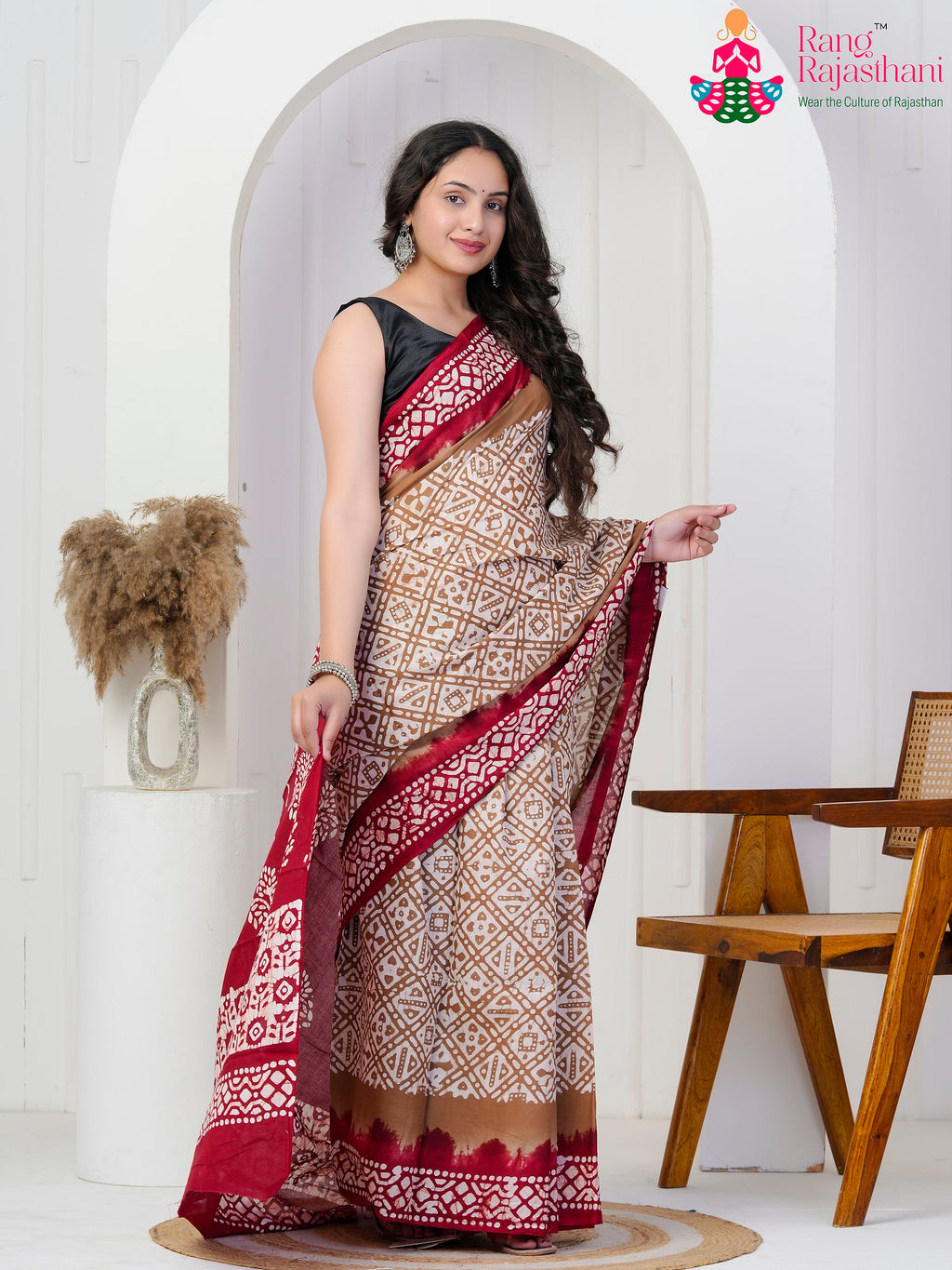 Maroon Cotton saree with Printed side drape view