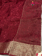 border detail of maharon chinnon jacquard weave saree