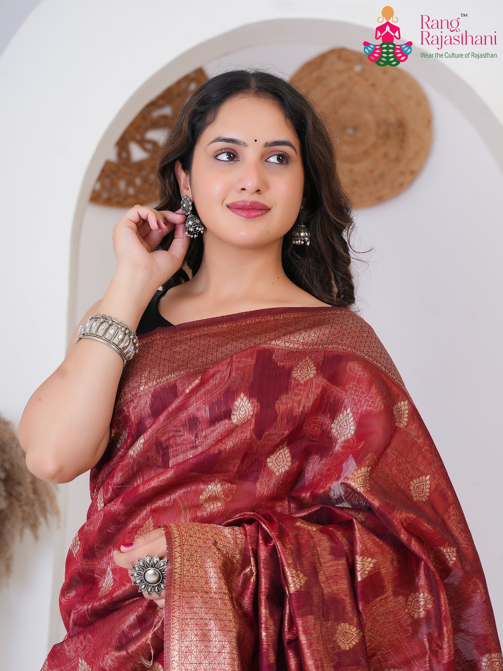 Maroon Cotton saree with Weaving close up detailing
