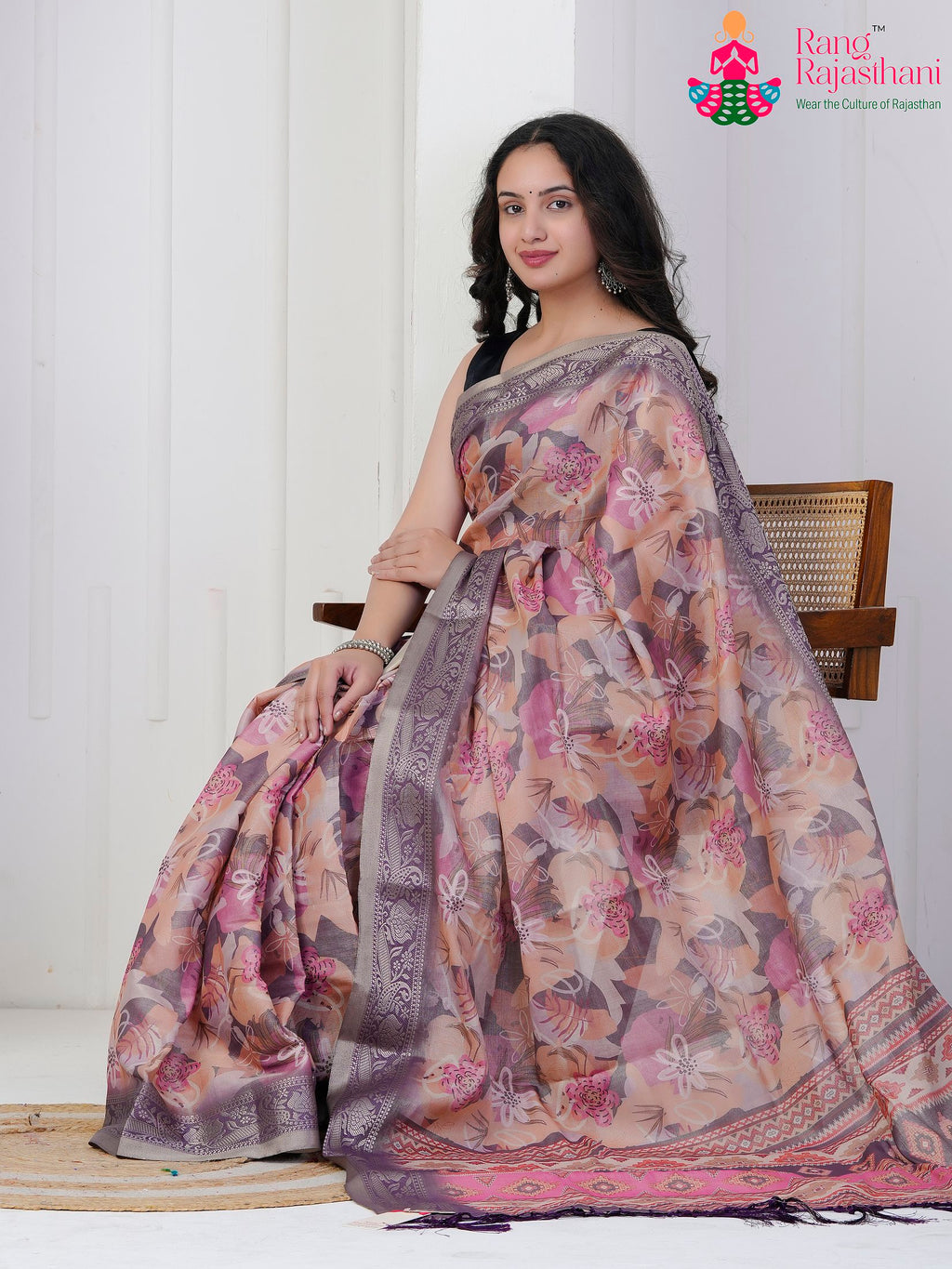 Onion Imported saree with Printed pallu detailing