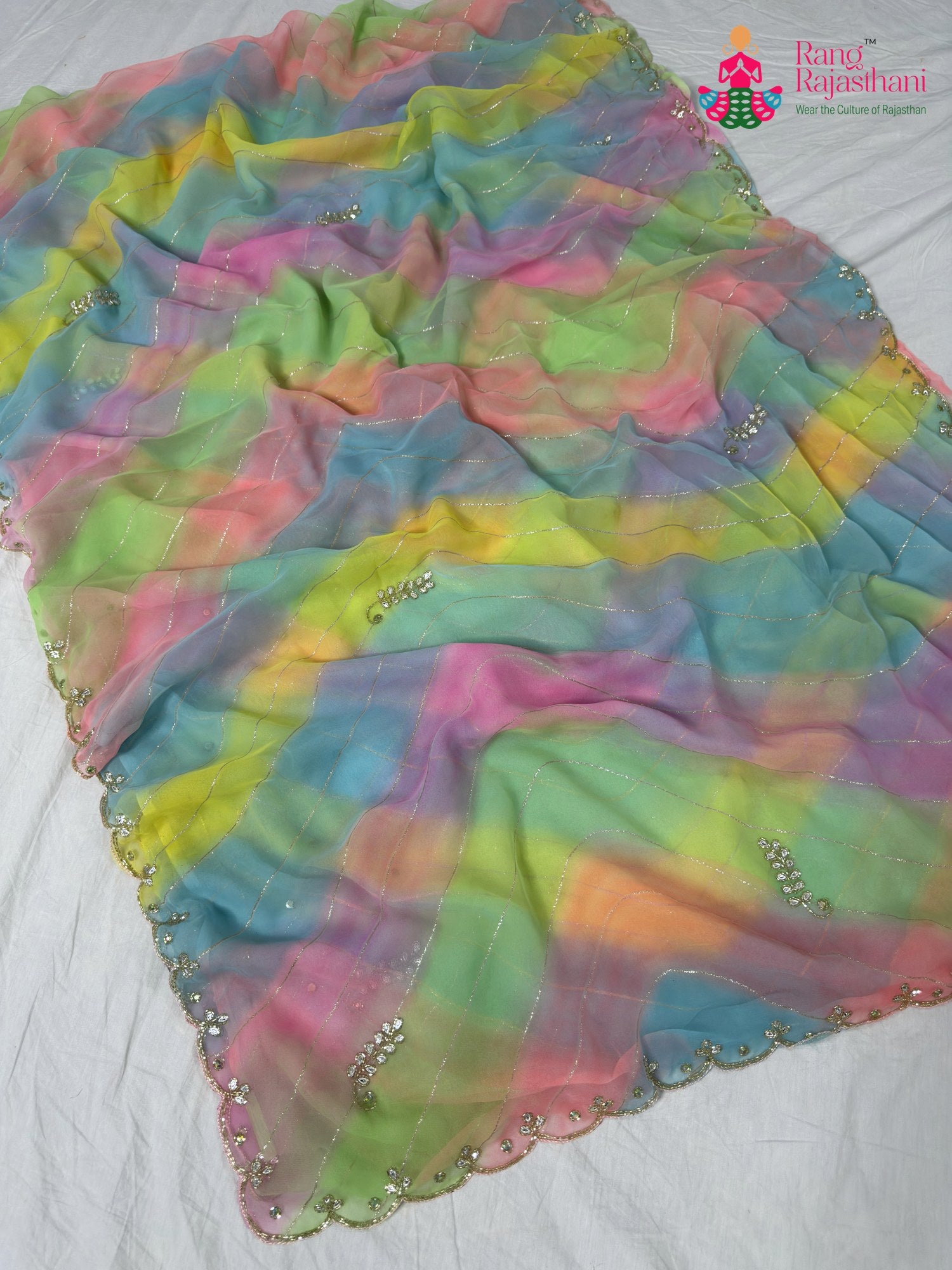 fabric texture of multi fabric saree