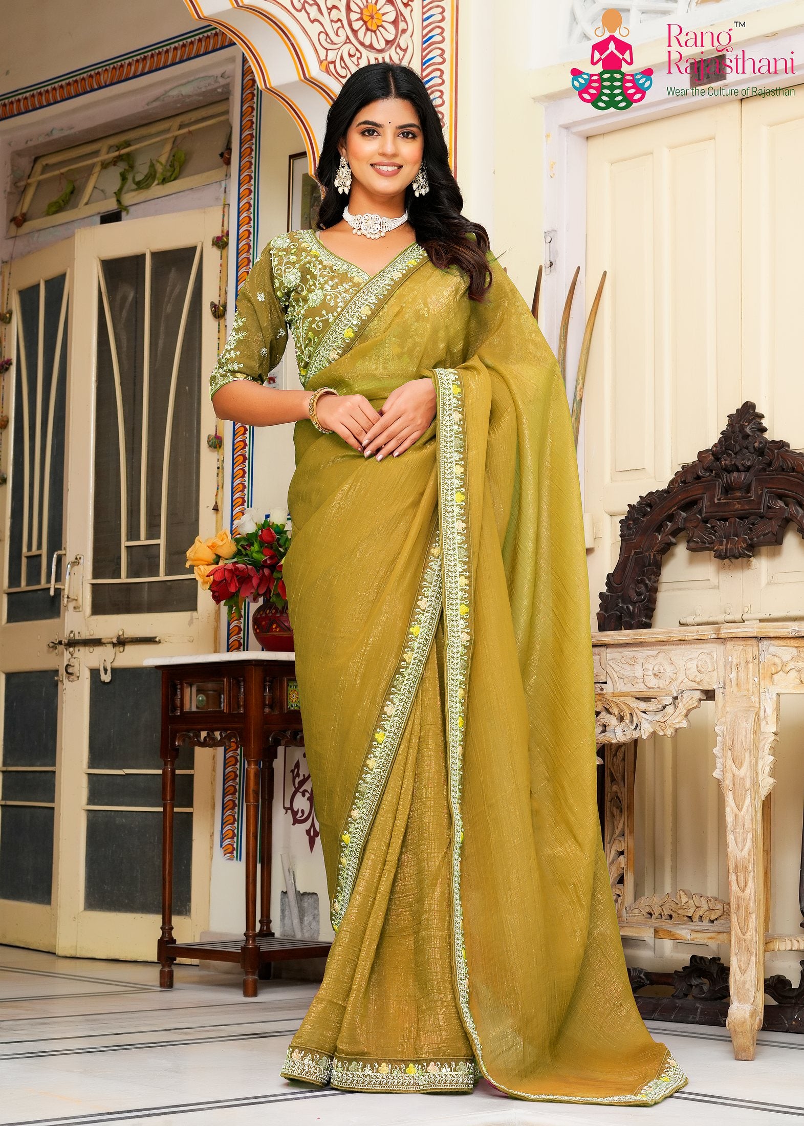 pallu detailing of musted fabric saree 