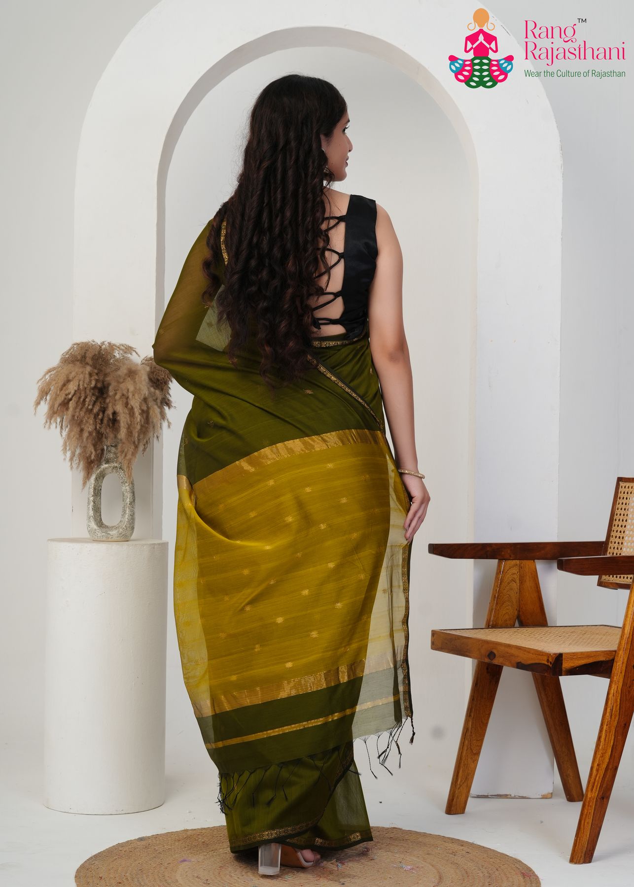 Olive Maheshwari Silk Grace Saree : Subtle Jacquard Elegance