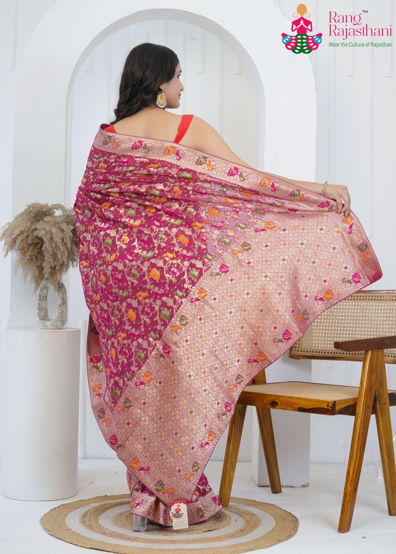 Gajari Khaddi Georgette Heritage Saree : Meenakari Floral Glow