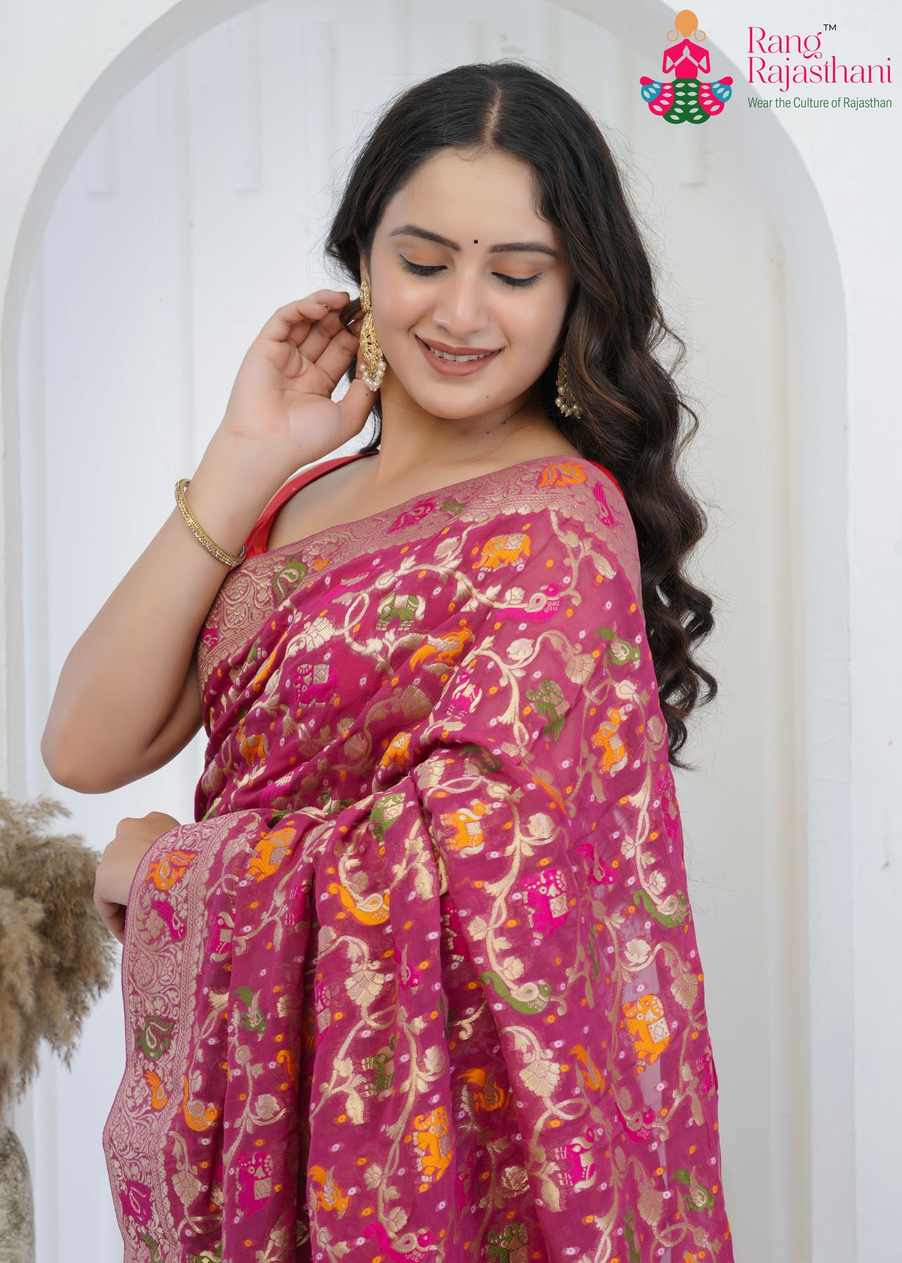 Gajari Khaddi Georgette Heritage Saree : Meenakari Floral Glow