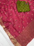 fabric texture of pink fabric saree