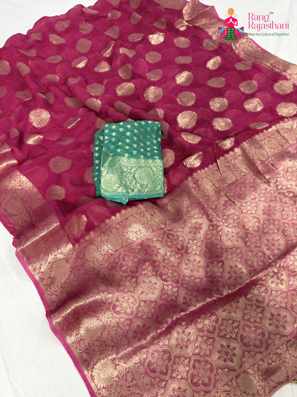pallu detailing of pink soft georgette banarasi zari weave saree