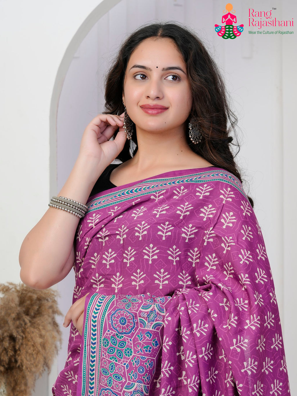 Purple Cotton saree with Printed close up detailing