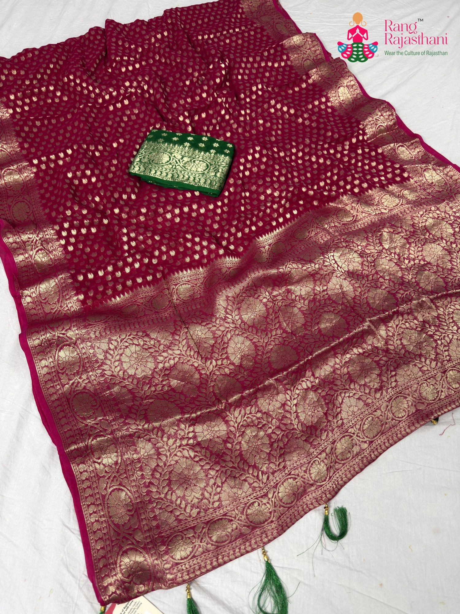 border detailing of premium rani fabric saree