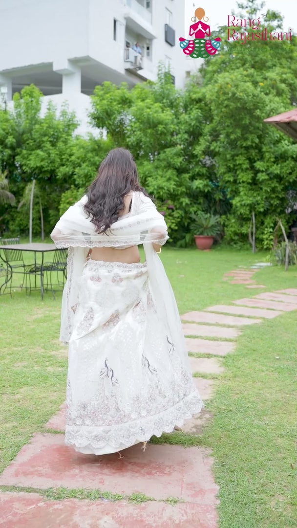 White Net Zari Embroidery Lehenga Chunni for Mehendi Ceremony | Signature Look