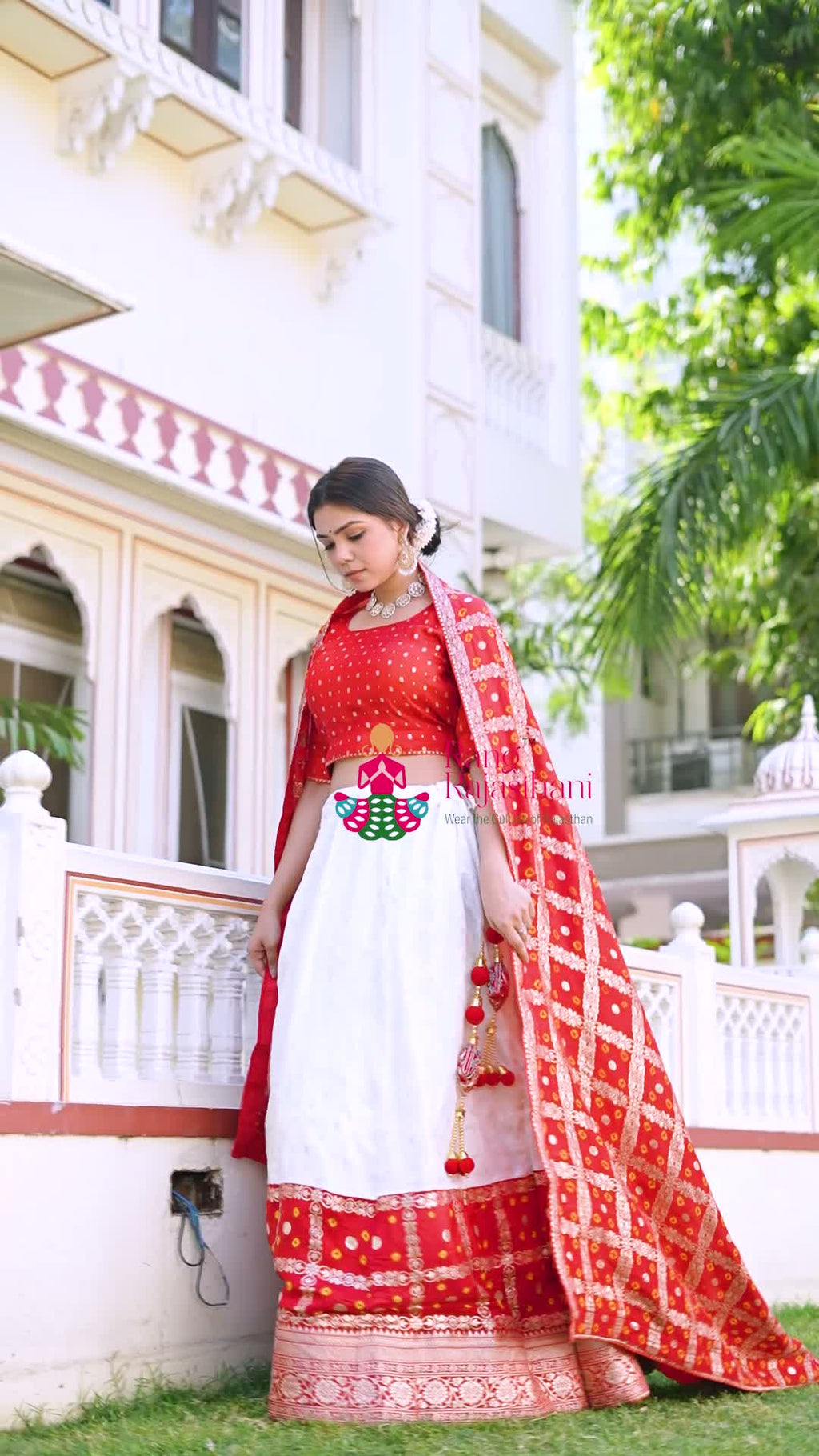 White Silk Banarasi Zari Weave Lehenga Chunni for Wedding Guest | Elegant Pick