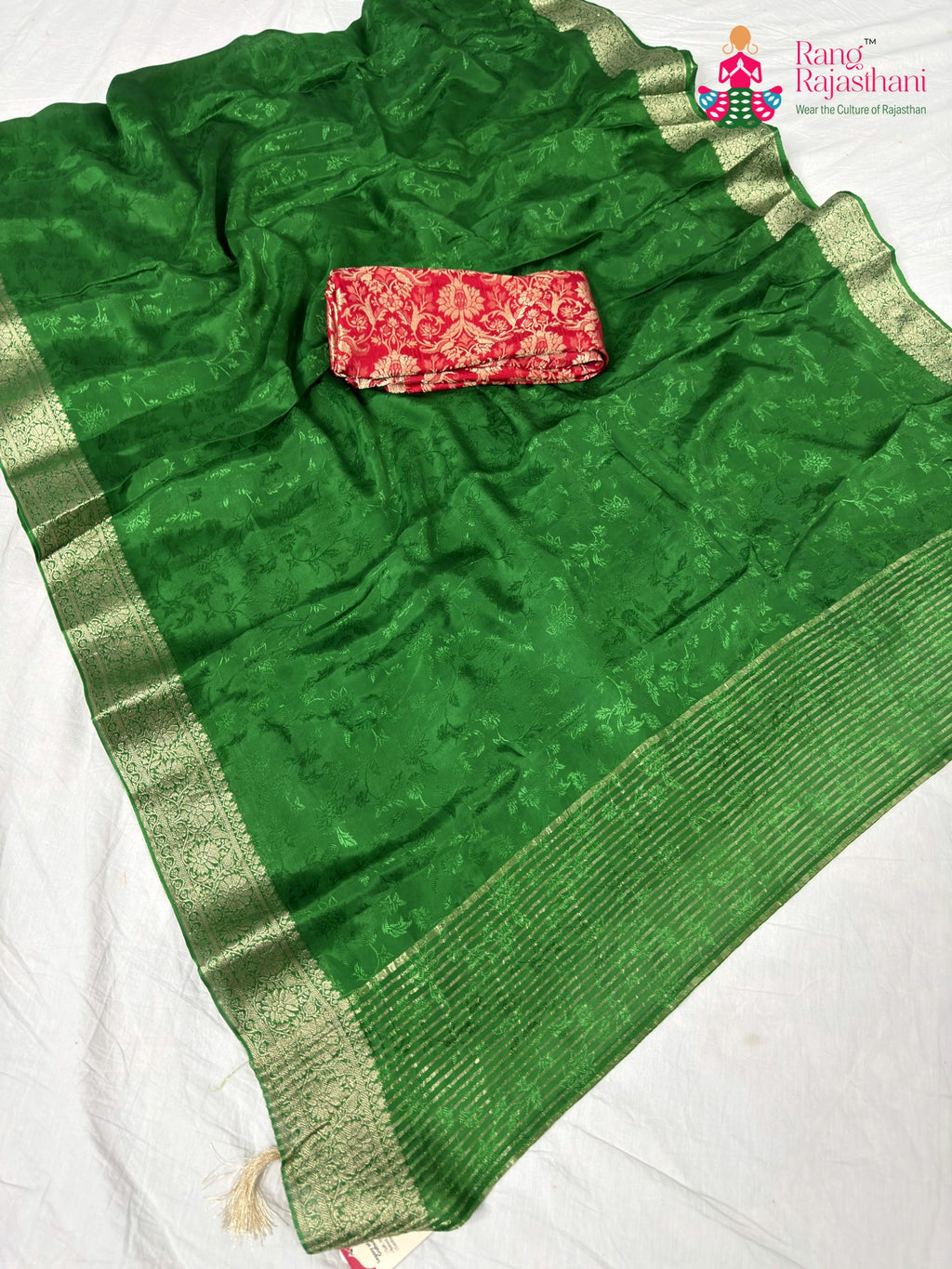 border detailing of pure green print fabric saree