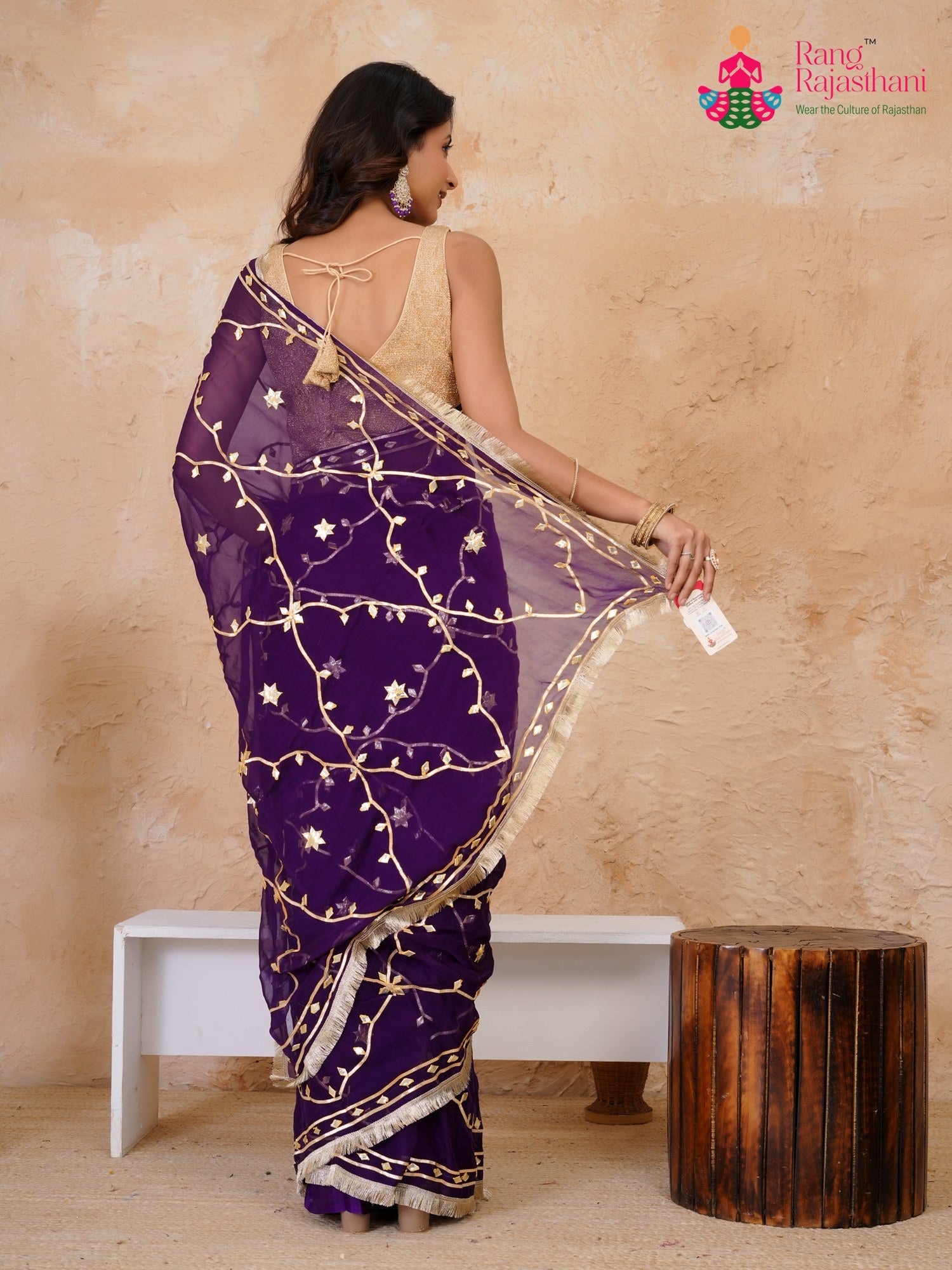 border detail of purple chiffon gota patti saree