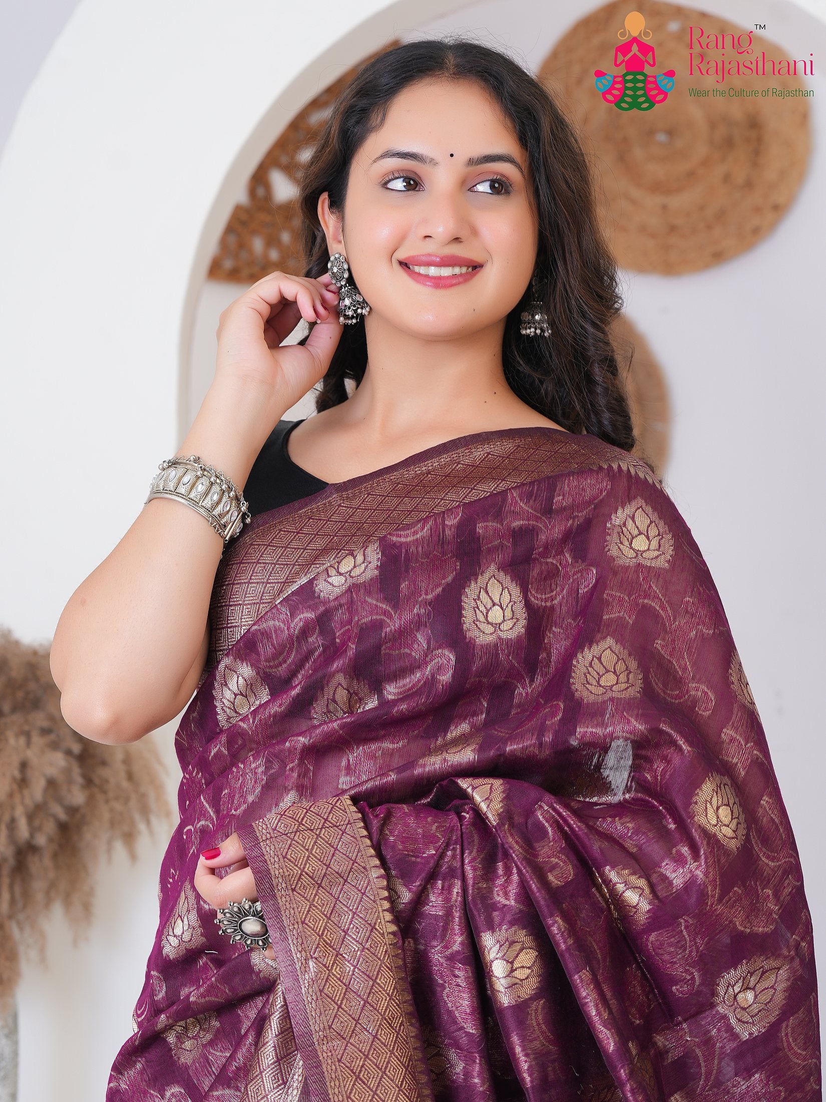 Wine Cotton saree with Weaving close up detailing