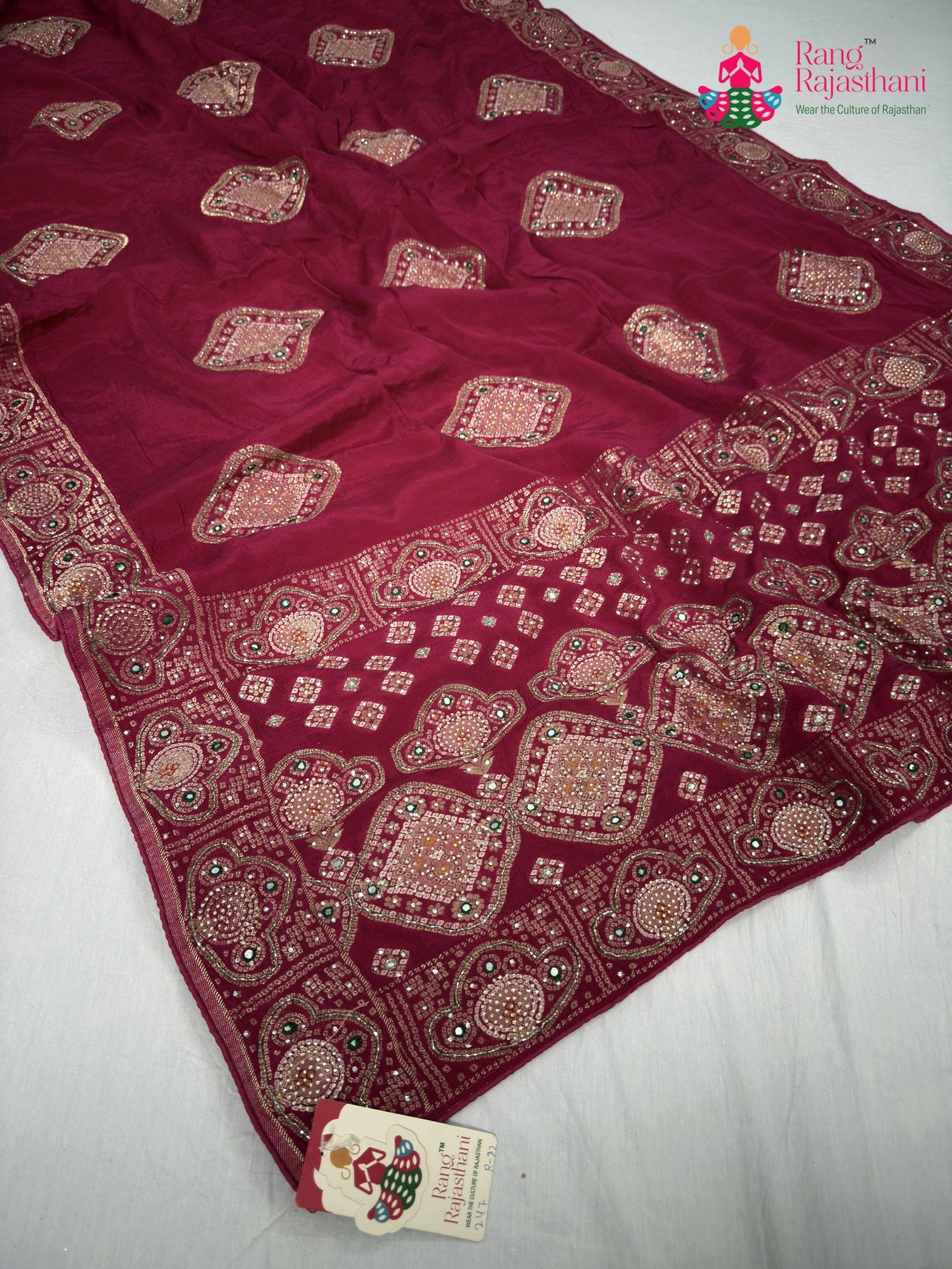 pallu detailing of rani chinnon hand embellishment saree