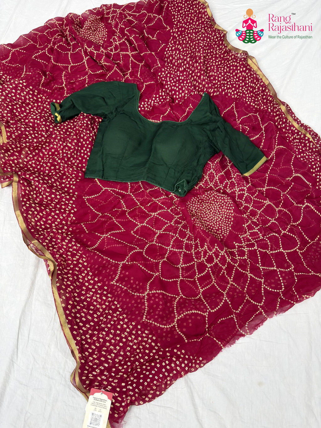 border detailing of rani fabric saree