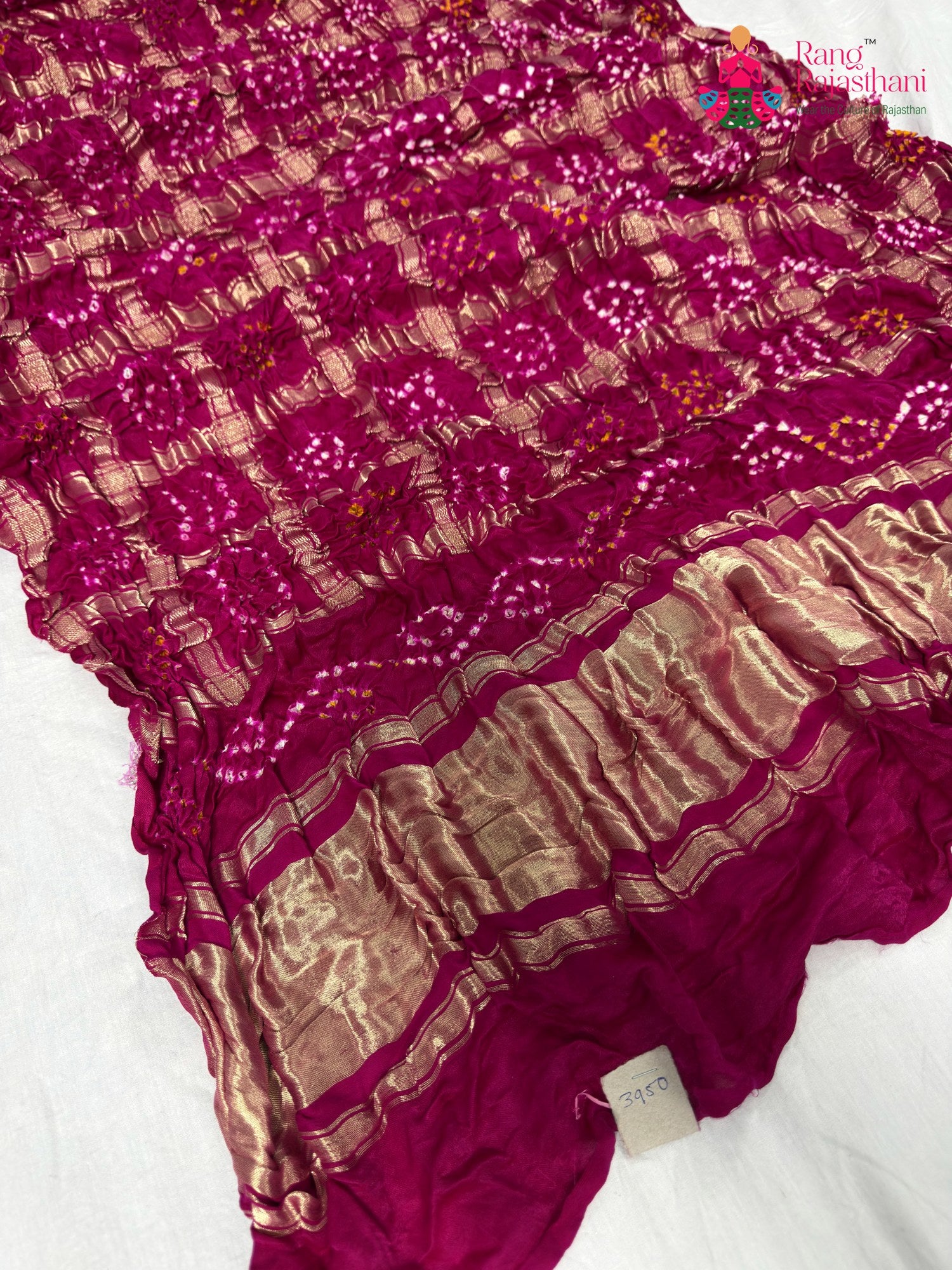 pallu detailing of rani gajji silk bandhani dupatta 2564