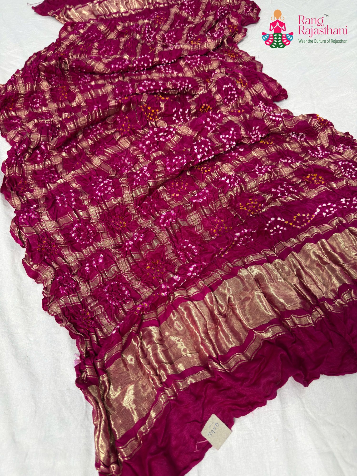 border detailing of rani gajji silk bandhani dupatta 2564