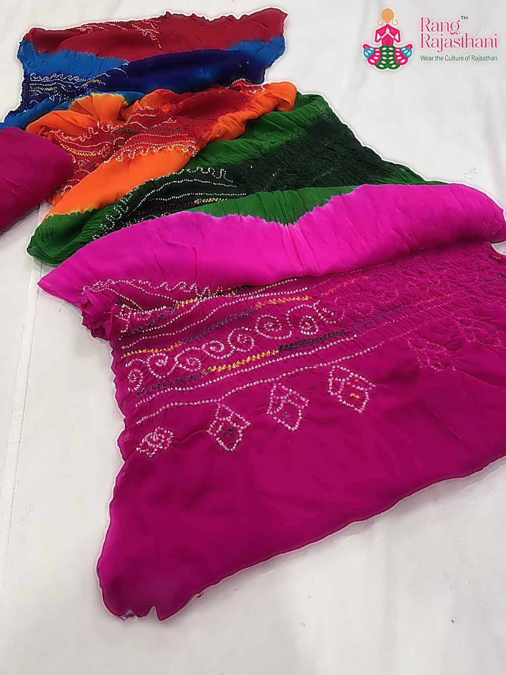 pallu detailing of rani pure ojariya bandhani saree 