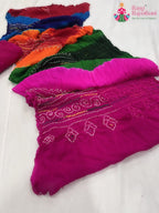 pallu detailing of rani pure ojariya bandhani saree 